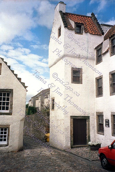 CULROSS
Nice old streets in town, founded in 6th century.
